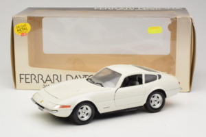 Ferrari 365 GTB/4 Daytona Berlina Valkoinen Techno Giodi 1:18 74007 Metalli — kuva 8 / 8