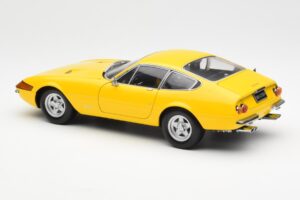 Ferrari 365 GTB/4 Daytona Keltainen Kyosho 1:18 08162Y Metalli — kuva 7 / 8