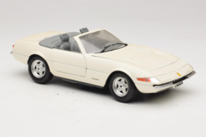 Ferrari 365 GTS/4 Spider Valkoinen Techno Giodi 1:18 40028 Metalli — kuva 6 / 8