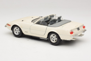 Ferrari 365 GTS/4 Spider Valkoinen Techno Giodi 1:18 40028 Metalli — kuva 7 / 8