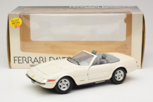 Ferrari 365 GTS/4 Spider Valkoinen Techno Giodi 1:18 40028 Metalli — kuva 8 / 8