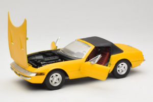 Ferrari 365 GTS Keltainen Mustalla Katolla Solido 1:18 8018 Metalli — kuva 2 / 8