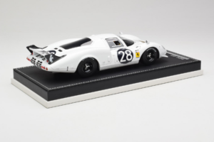 Ferrari 365 P2 #28 M. Gregory / J. Schlesser NART 24 Hours of Daytona 1967 Valkoinen AB Models 1:18 REMC019 Hartsi — kuva 3 / 6
