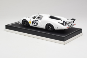 Ferrari 365 P2 #28 M. Gregory / J. Schlesser NART 24 Hours of Daytona 1967 Valkoinen AB Models 1:18 REMC019 Hartsi — kuva 5 / 6