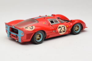 Ferrari 412P #23 W. Mairesse / J. Beurlys Le Mans 1967 Punainen Revell 1:18 48826 Metalli — kuva 3 / 8