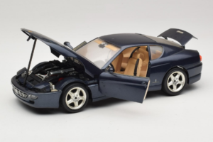 Ferrari 456 GT Sininen Bburago 1:18 3036-B1 Metalli — kuva 2 / 8