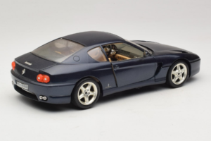 Ferrari 456 GT Sininen Bburago 1:18 3036-B1 Metalli — kuva 3 / 8