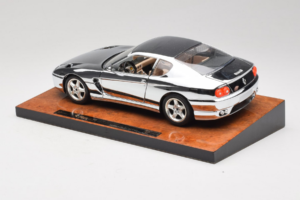 Ferrari 456 GT Chrome Silver Bburago 1:18 3746-R1 Metalli — kuva 7 / 8