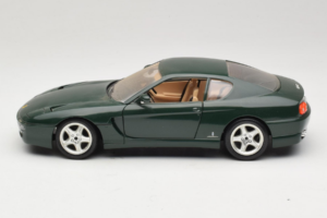 Ferrari 456 GT Tummanvihreä Bburago 1:18 3046-GR1 Metalli — kuva 4 / 8