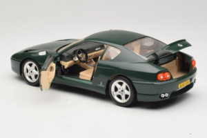 Ferrari 456 GT Tummanvihreä Bburago 1:18 3046-GR1 Metalli — kuva 5 / 8