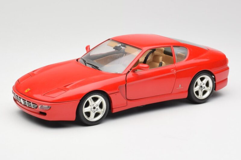 Ferrari 456 GT Punainen Bburago 1:18 3036-M1 Metalli