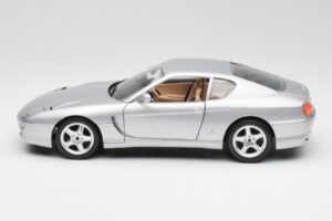 Ferrari 456 GT Hopea Bburago 1:18 3036-M2 Metalli — kuva 4 / 8