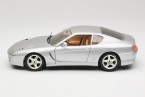 Ferrari 456 GT Hopea Bburago 1:18 3336-S1 Metalli — kuva 4 / 8