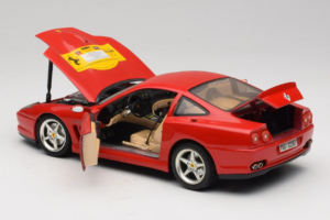 Ferrari 550 Maranello 22 Jahre Ferrari Model Club Punainen Bburago 1:18 3064-P2 Metalli — kuva 5 / 8