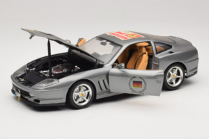 Ferrari 550 Maranello 25 Ferrari Model Club Hopea Bburago 1:18 3344-S1 Metalli — kuva 2 / 7