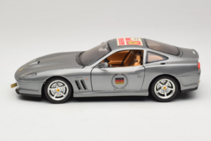 Ferrari 550 Maranello 25 Ferrari Model Club Hopea Bburago 1:18 3344-S1 Metalli — kuva 4 / 7
