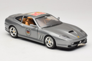 Ferrari 550 Maranello 25 Ferrari Model Club Hopea Bburago 1:18 3344-S1 Metalli — kuva 5 / 7