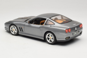 Ferrari 550 Maranello 25 Jahre Ferrari Model Club Hopea 2. Versio Bburago 1:18 3064-S1 Metalli — kuva 7 / 8