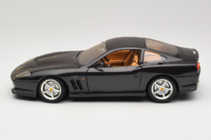 Ferrari 550 Maranello Musta Metallic Bburago 1:18 3344-B1 Metalli — kuva 4 / 8