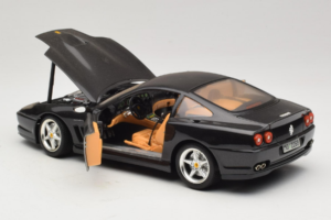 Ferrari 550 Maranello Musta Metallic Bburago 1:18 3344-B1 Metalli — kuva 5 / 8