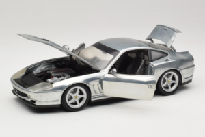 Ferrari 550 Maranello Chrome Silver Hot Wheels 1:18 25740 Metalli — kuva 2 / 8