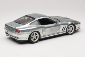 Ferrari 550 Maranello Chrome Silver Hot Wheels 1:18 25740 Metalli — kuva 3 / 8