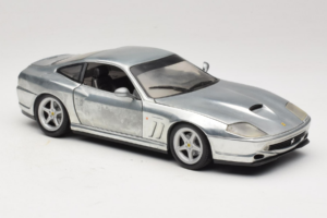 Ferrari 550 Maranello Chrome Silver Hot Wheels 1:18 25740 Metalli — kuva 6 / 8