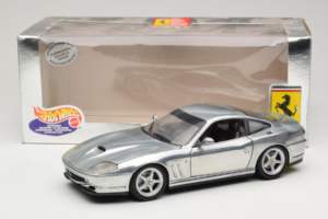 Ferrari 550 Maranello Chrome Silver Hot Wheels 1:18 25740 Metalli — kuva 8 / 8