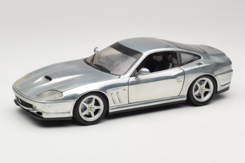 Ferrari 550 Maranello Chrome Silver Hot Wheels 1:18 25740 Metalli