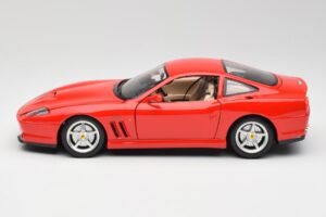 Ferrari 550 Maranello Punainen Bburago 1:18 3064 Metalli — kuva 4 / 8