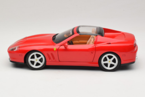 Ferrari 575M Superamerica Punainen Hot Wheels 1:18 J2858 Metalli — kuva 4 / 8