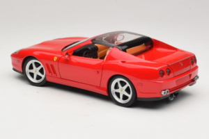 Ferrari 575M Superamerica Punainen Hot Wheels 1:18 J2858 Metalli — kuva 7 / 8