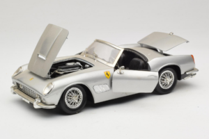 Ferrari California Avoauto Hopea Tonka 1:18 01109-S1 Metalli — kuva 2 / 8