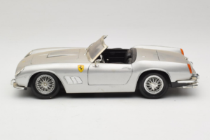 Ferrari California Avoauto Hopea Tonka 1:18 01109-S1 Metalli — kuva 4 / 8