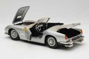 Ferrari California Avoauto Hopea Tonka 1:18 01109-S1 Metalli — kuva 5 / 8
