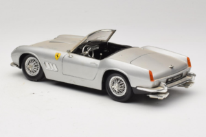 Ferrari California Avoauto Hopea Tonka 1:18 01109-S1 Metalli — kuva 7 / 8