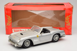 Ferrari California Avoauto Hopea Tonka 1:18 01109-S1 Metalli — kuva 8 / 8