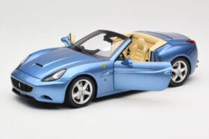 Ferrari California Vaaleansininen Hot Wheels 1:18 N2043 Metalli — kuva 2 / 8