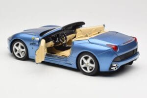 Ferrari California Vaaleansininen Hot Wheels 1:18 N2043 Metalli — kuva 5 / 8