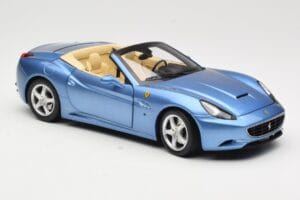 Ferrari California Vaaleansininen Hot Wheels 1:18 N2043 Metalli — kuva 6 / 8