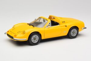 Ferrari Dino 246 GTS Keltainen Hot Wheels 1:18 23920 Metalli