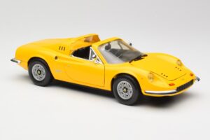 Ferrari Dino 246 GTS Keltainen Hot Wheels 1:18 23920 Metalli — kuva 6 / 8