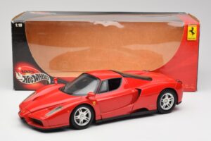 Ferrari Enzo Punainen Hot Wheels 1:18 56293 Metalli — kuva 8 / 8