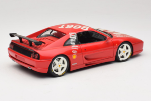 Ferrari F355 Berlinetta Punainen valkoisilla vanteilla UT Models 1:18 180074020-P2 Metalli — kuva 3 / 8