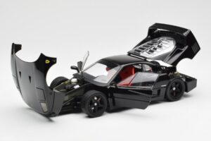 Ferrari F40 Musta Kyosho 1:18 08416BK Metalli — kuva 2 / 10