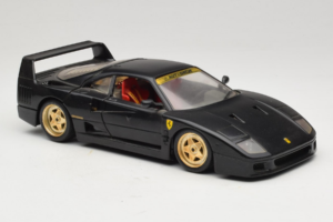 Ferrari F40 Musta Kultaisilla Pyörillä Bburago 1:18 3032-B2 Metalli — kuva 6 / 8