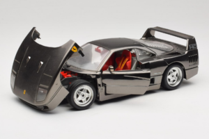Ferrari F40 Chrome Black Bburago 1:18 3401-B1 Metalli — kuva 2 / 8