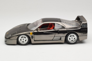 Ferrari F40 Chrome Black Bburago 1:18 3401-B1 Metalli — kuva 4 / 8