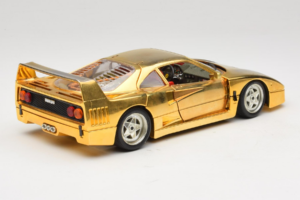 Ferrari F40 Chrome Gold Limited Edition 250 pcs Bburago 1:18 3332-G1 Metalli — kuva 3 / 8
