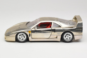 Ferrari F40 Chrome Silver Bburago 1:18 3401 Metalli — kuva 4 / 8
